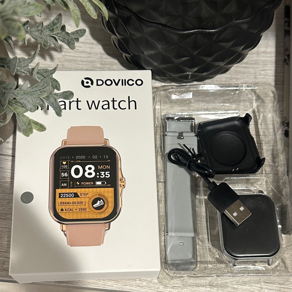 NIB Smart Watch - Picture 2 of 7